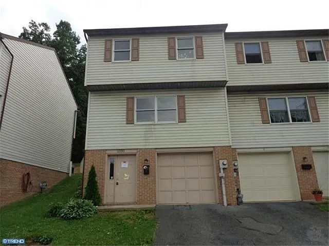 1330 Fairview St photo 1