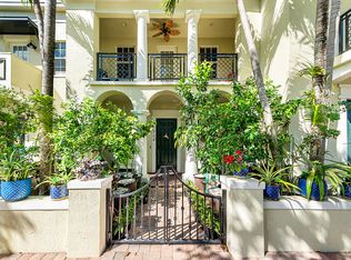 704 NW 83rd Pl, Boca Raton, FL 33487