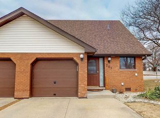 201 Fairview Dr #1, Manhattan, IL 60442