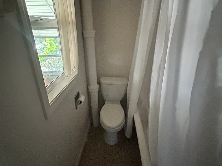 229 Robinson St #2 — Photo 9