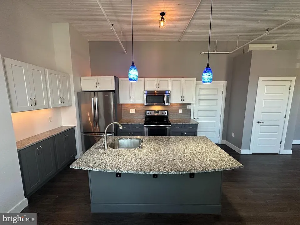 820 W Market St #2A