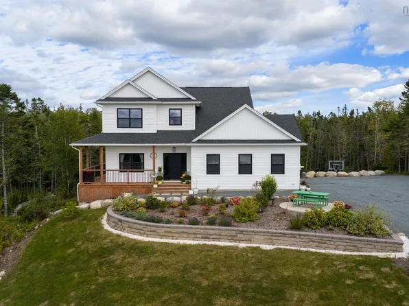 141 Hargrove Ln, Whites Lake, NS B3T 0H8