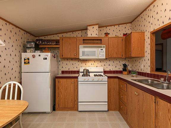 3rd image of 409 Hammond Ln