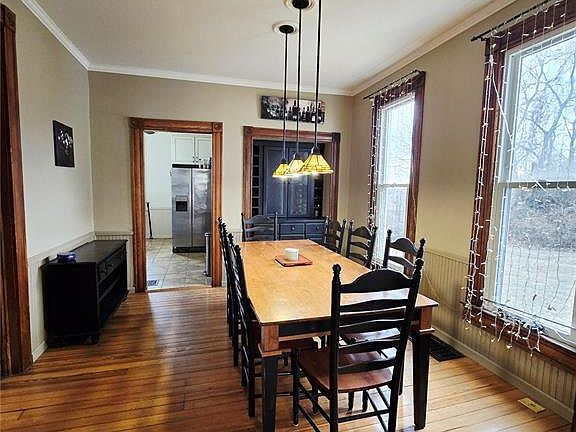 5th image of 437 E 4th St