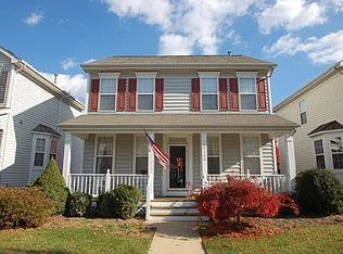 26166 Lands End Dr, Chantilly, VA 20152