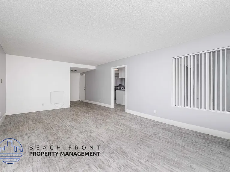 355 Coronado Ave. — Photo 8