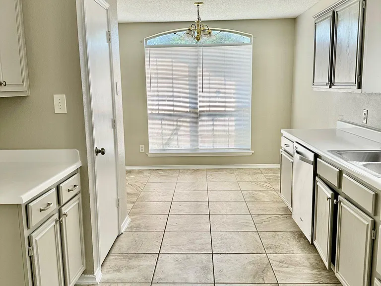 311 Moss Hill Dr — Photo 4