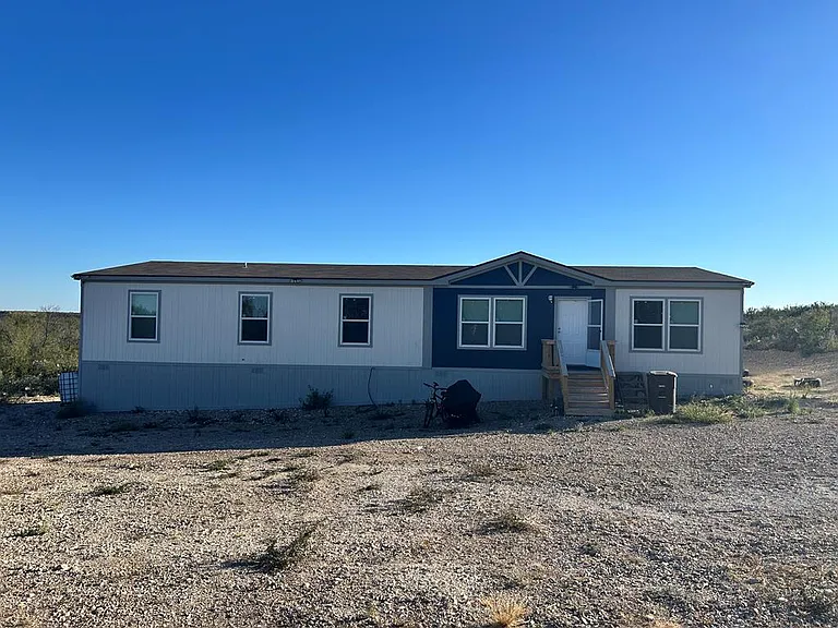 348 Remington Dr — Photo 1