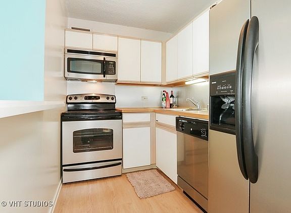 3rd image of 480 N McClurg Ct APT 918