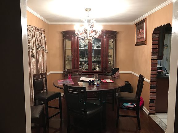 3rd image of 10705 227th St