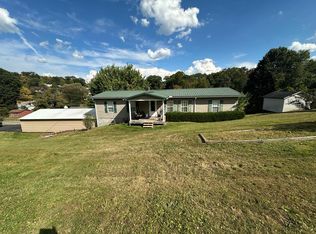 124 Cameron St, Crab Orchard, WV 25827