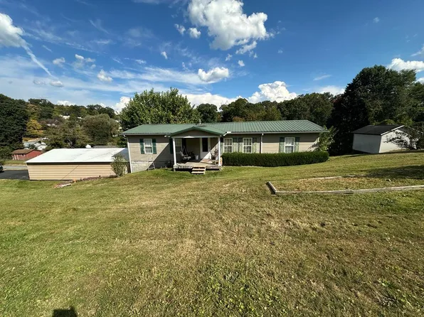 124 Cameron St, Crab Orchard, WV 25827