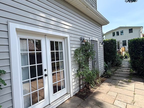 4th image of 4713 Chesapeake St NW
