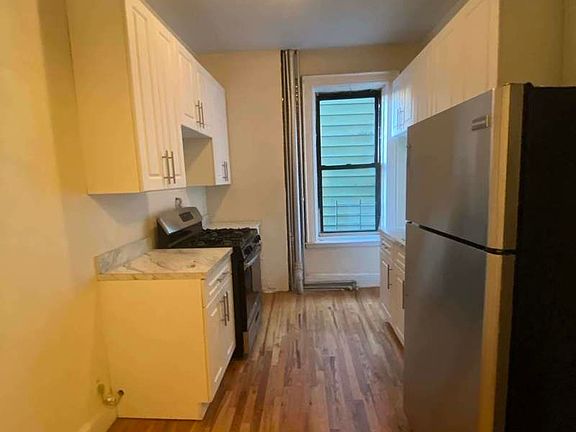 3rd image of 621 Metropolitan Ave #7A