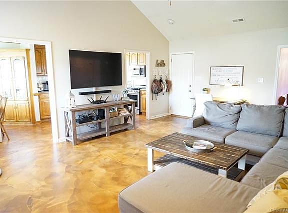 4th image of 113 Carmel Hills Dr