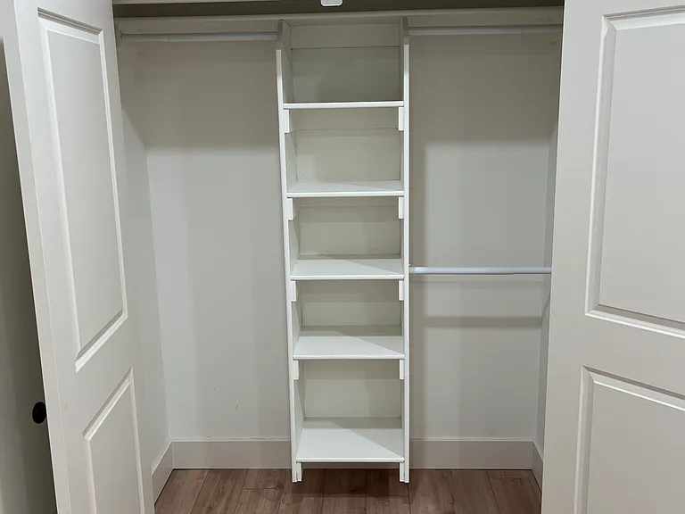 818 W Manor Crest Ln #BASEMENT — Photo 12