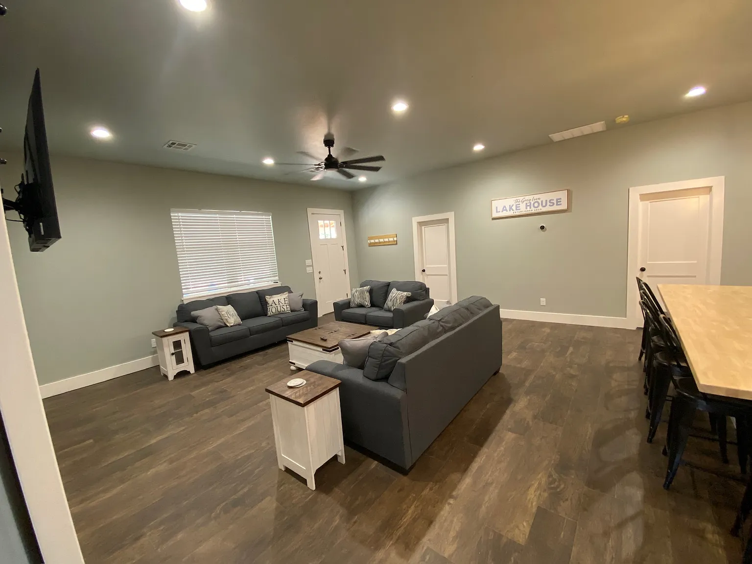 3 bed, 2000 sqft, $3,500 — Photo 4