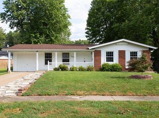 1537 Springhurst Dr, Florissant, MO 63031