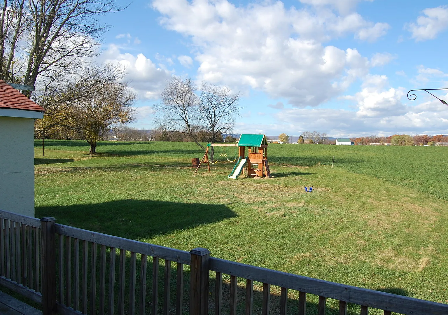 Coming Soon 3 Bedroom 1 Bath W/Huge Yard — Photo 3