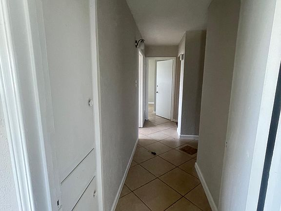 5th image of 4713 Galway Dr