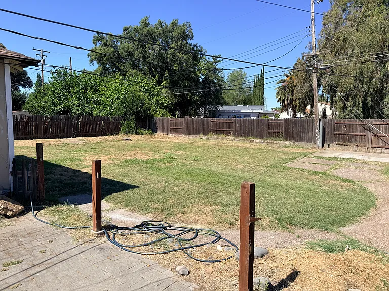 3021 Bell St — Photo 9