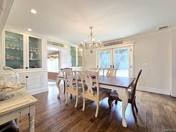 3rd image of 410 Greene Avenue