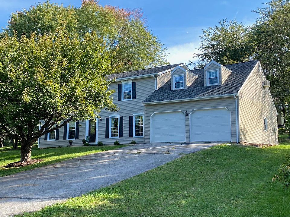1st image of 88 Pinehurst Dr