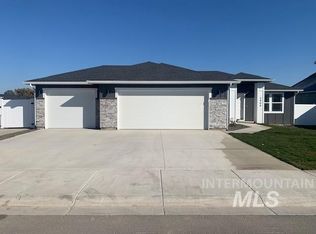 2408 Day Dr, Fruitland, ID 83619