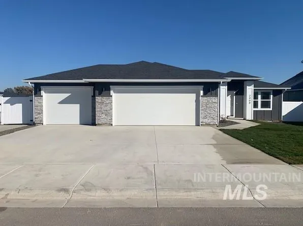 2408 Day Dr, Fruitland, ID 83619
