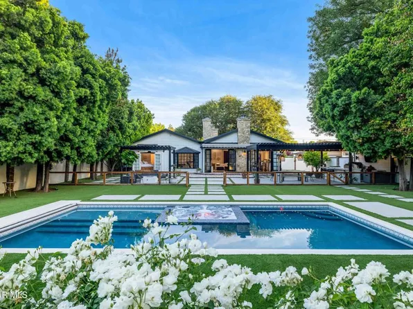 22661 Calvert St, Woodland Hills, CA 91367