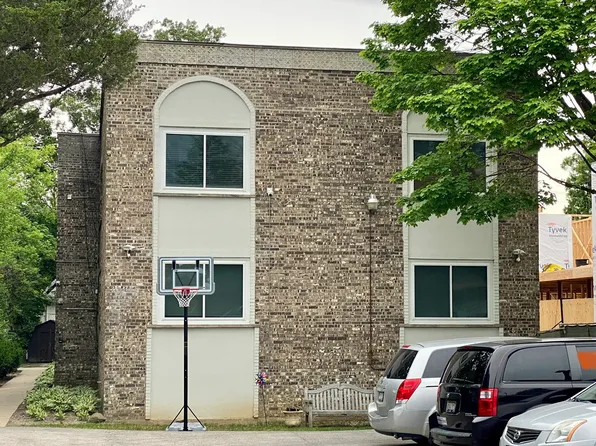 2121 St Johns Ave APT 8, Highland Park, IL 60035