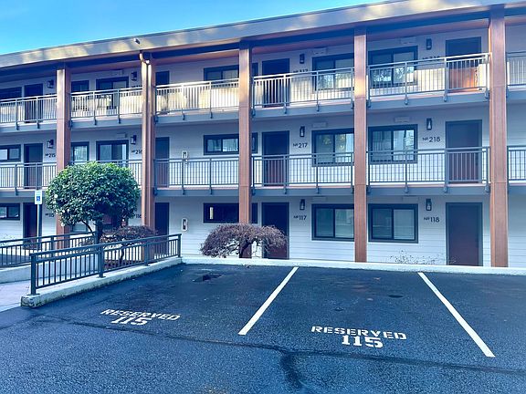 3rd image of 130 105th Ave SE APT 116