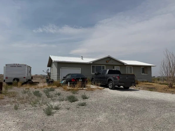 669 Eight Mile Rd, Riverton, WY 82501