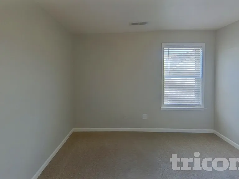 527 W Saddletree Dr — Photo 10