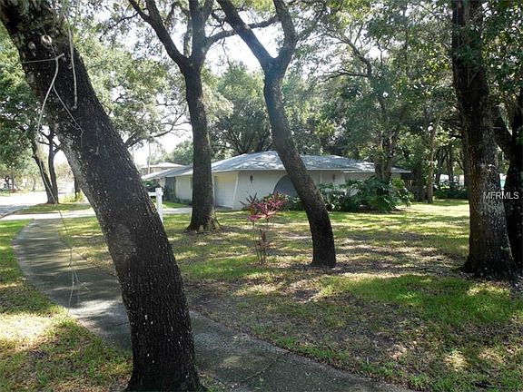 4th image of 1850 Oak Forest Dr S