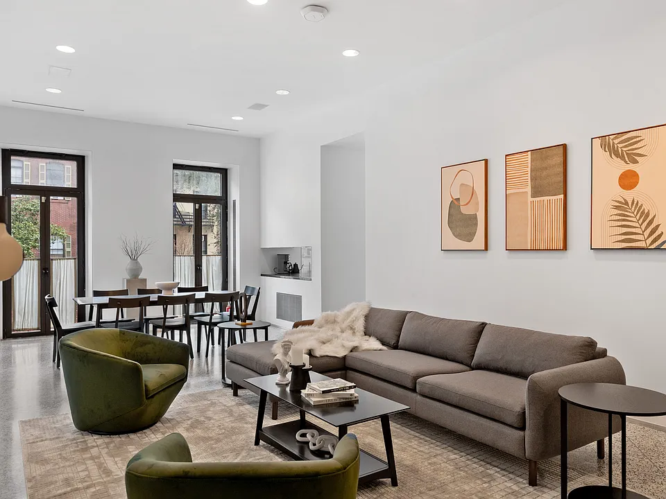 318 W 14th St #2