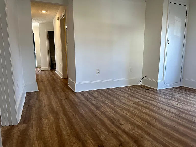 2411 Alameda St — Photo 14
