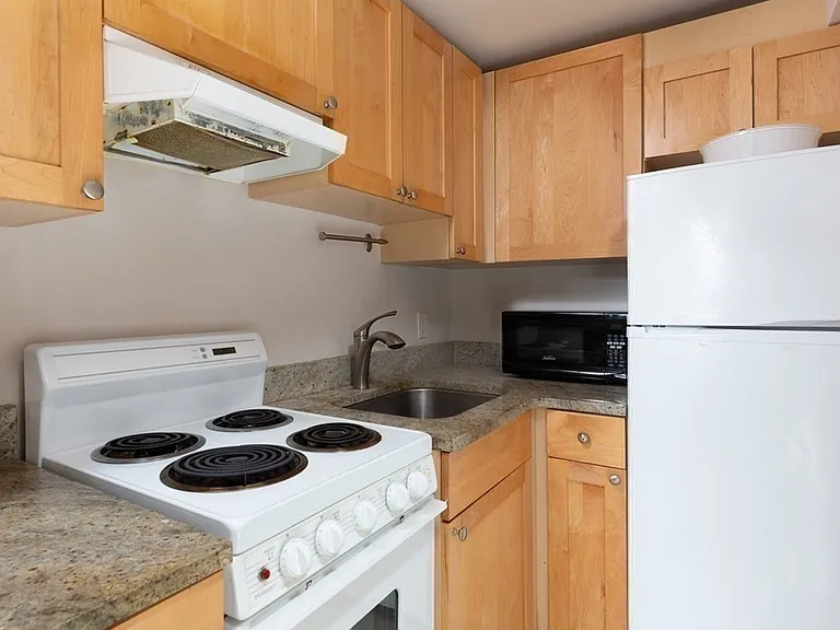 2 Arlington St #4 — Photo 7