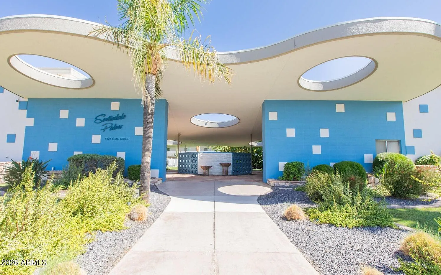 2 bed, 2.0 bath, 945 sqft, $2,000 — Photo 1
