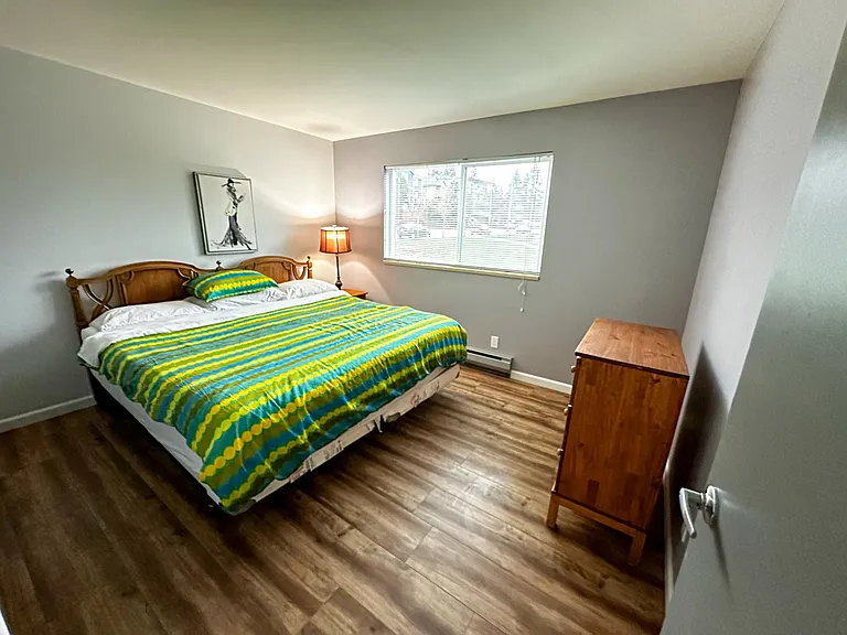 6504 35th Ave NE #103 — Photo 4