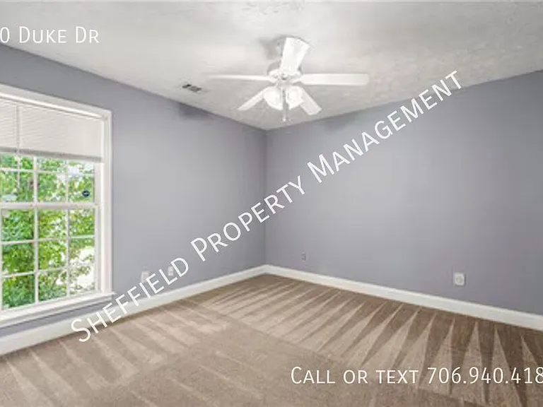 60 Duke Dr — Photo 18