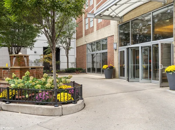 645 N Kingsbury St, Chicago, IL