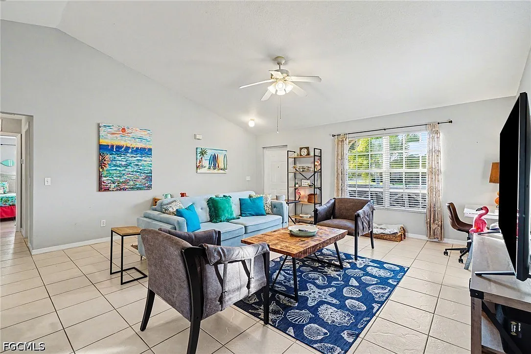 3 bed, 2.0 bath, 1485 sqft, $7,500 — Photo 4