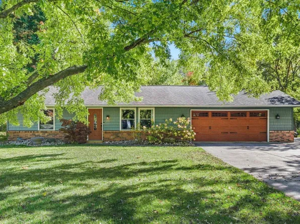 16 Thornewood Dr, Garrett, IN 46738