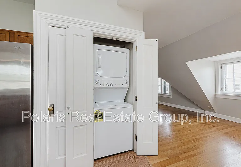 101 E 14th St #3 — Photo 19