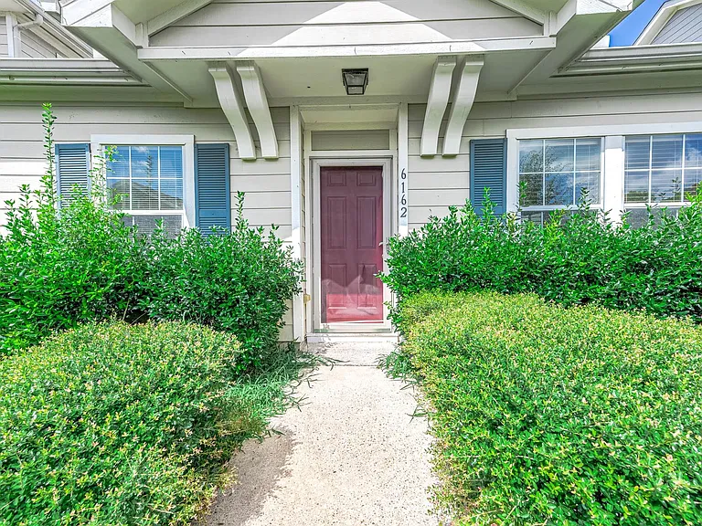 6162 Settlers Lake Cir E — Photo 4
