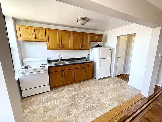 4th image of 585 E 21st St #Zh