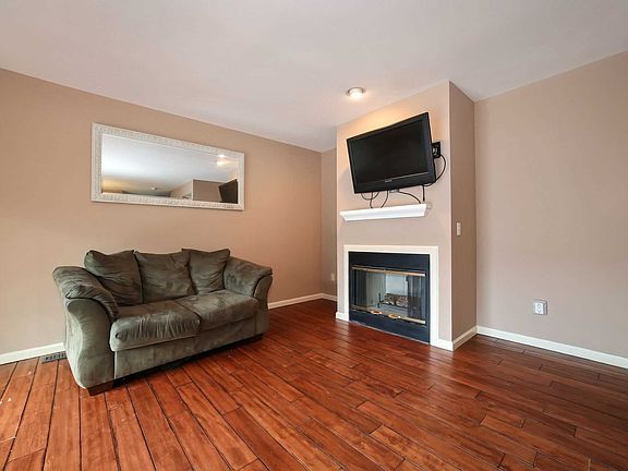 2nd image of 216 Cornwall Meadows Ln