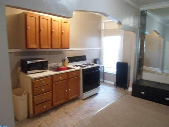 4th image of 349 E Roosevelt Blvd
