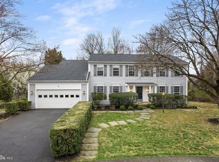 3 Moss Rd, Sterling, VA 20165